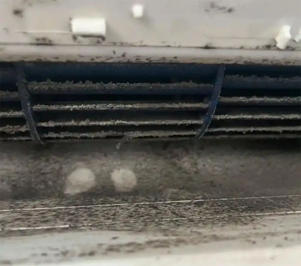 双牌空调吹的风有股烧焦味是怎么回事